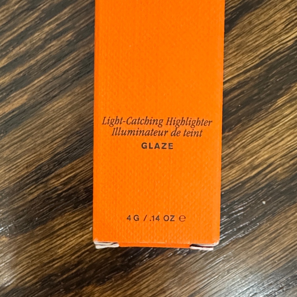 Ami Colé Light-Catching Highlighter in Glaze - Picture 2 of 2